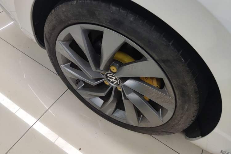 Used Volkswagen FAW-Volkswagen CC 2021 380TSI Striking Edition Right Rear Wheel Hub