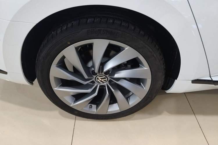 Used Volkswagen FAW-Volkswagen CC 2021 380TSI Striking Edition Right Rear Wheel Hub