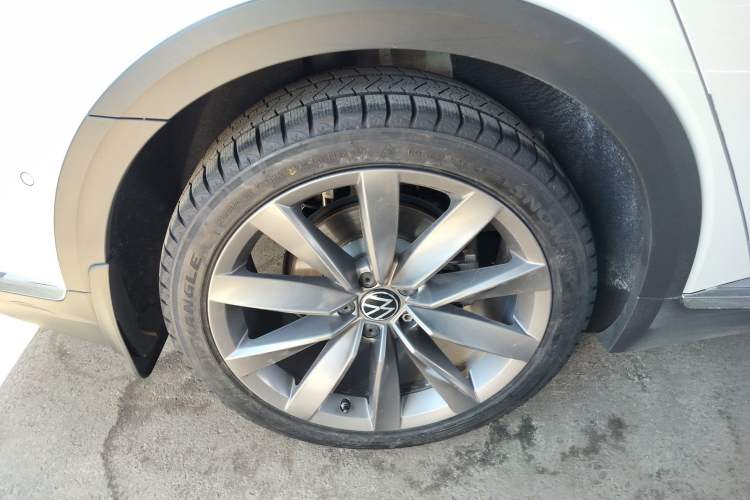 Used Volkswagen FAW-Volkswagen CC 2021 Estate Vehicle 380TSI Vizzion Edition Right Rear Wheel Hub