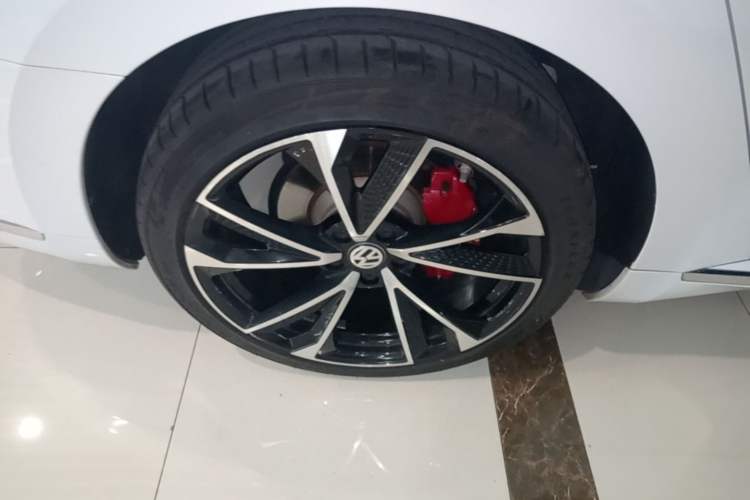 Used Volkswagen FAW-Volkswagen CC 2021 380TSI Striking Edition Right Rear Wheel Hub