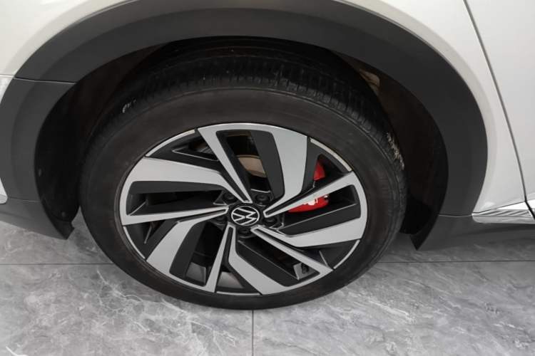 Used Volkswagen FAW-Volkswagen CC 2021 Estate Car 330TSI Hunter Vision Edition Right Rear Wheel Hub