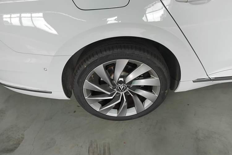 Used Volkswagen FAW-Volkswagen CC 2021 380TSI Striking Edition Right Rear Wheel Hub