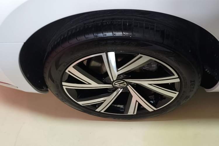 Used Volkswagen FAW-Volkswagen CC 2021 380TSI Striking Edition Right Rear Wheel Hub