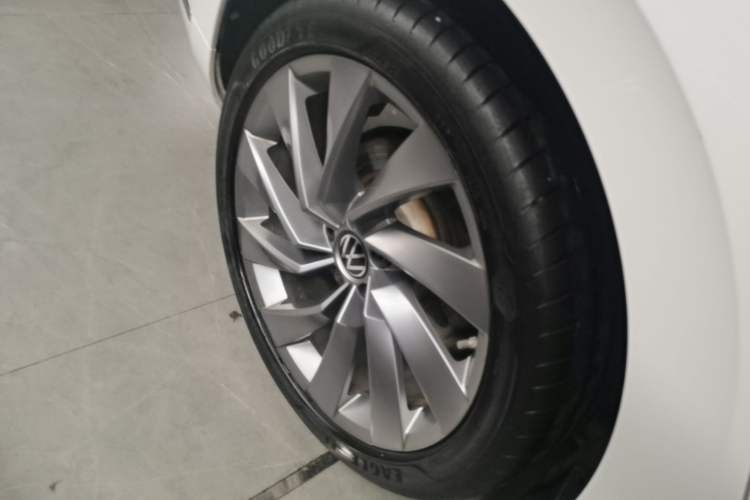 Used Volkswagen FAW-Volkswagen CC 2021 380TSI Striking Edition Right Rear Wheel Hub