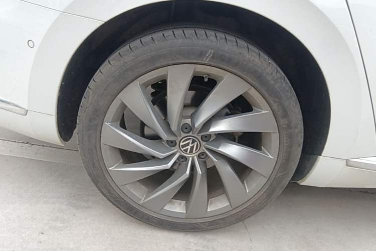 Used Volkswagen FAW-Volkswagen CC 2021 380TSI Striking Edition Right Rear Wheel Hub