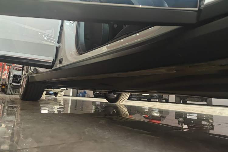Used Volkswagen FAW-Volkswagen CC 2021 Estate Car 380TSI Vizion Edition Right Side Sill