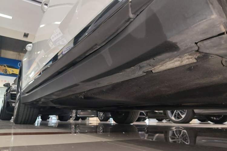 Used Volkswagen FAW-Volkswagen CC 2021 Estate Car 330TSI Hunter Vision Edition Right Side Sill