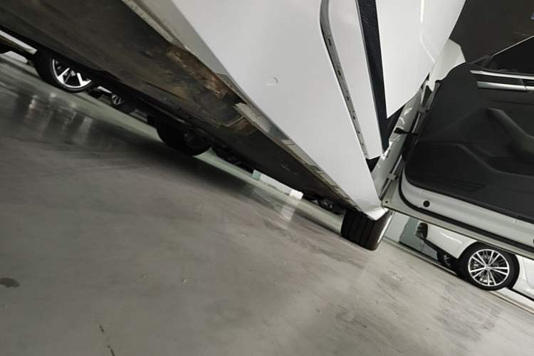 Used Volkswagen FAW-Volkswagen CC 2021 380TSI Striking Edition Right Side Sill