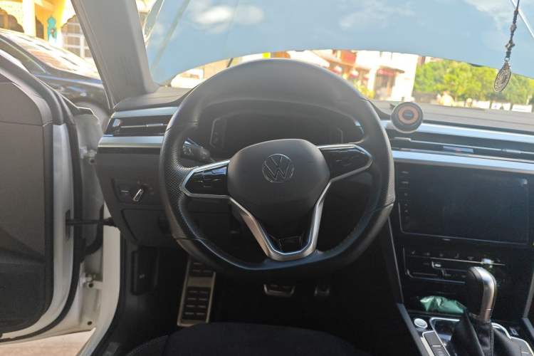 Used Volkswagen FAW-Volkswagen CC 2021 330TSI Ignite Edition Steering Wheel