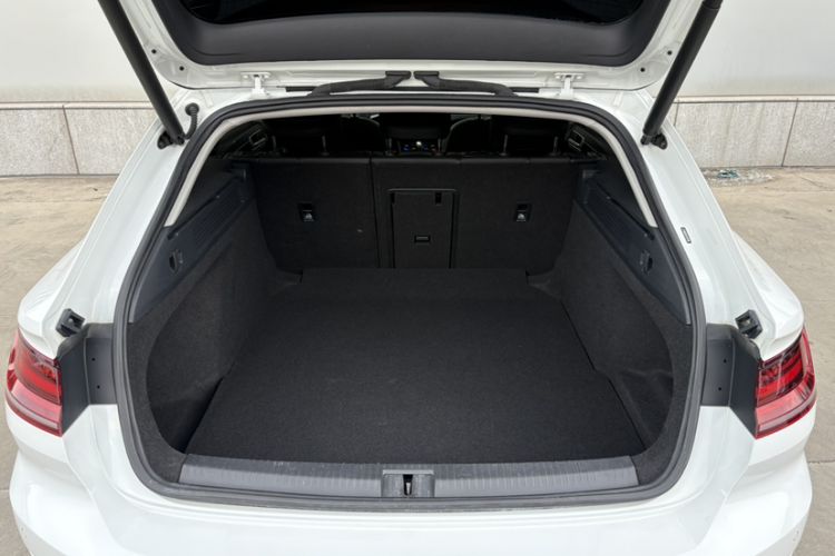 Used Volkswagen FAW-Volkswagen CC 2021 Estate Car 330TSI Hunter Vision Edition Trunk