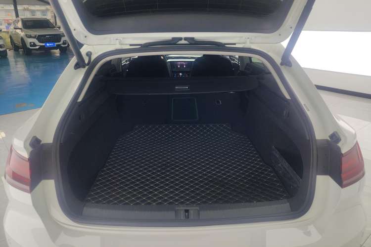 Used Volkswagen FAW-Volkswagen CC 2021 Estate Car 380TSI Vizion Edition Trunk
