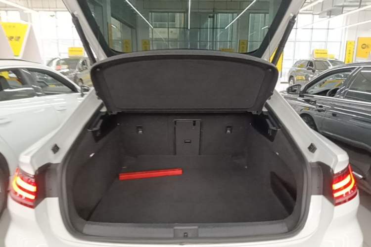 Used Volkswagen FAW-Volkswagen CC 2021 380TSI Striking Edition Trunk