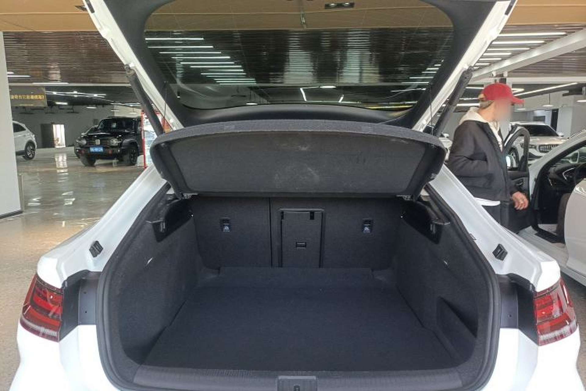 Used Volkswagen FAW-Volkswagen CC 2021 380TSI Striking Edition Trunk