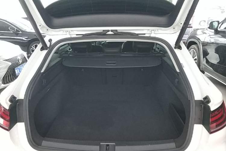 Used Volkswagen FAW-Volkswagen CC 2021 Estate Car 380TSI Vizion Edition Trunk