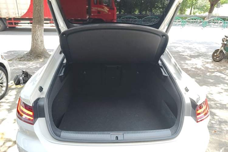 Used Volkswagen FAW-Volkswagen CC 2021 380TSI Striking Edition Trunk