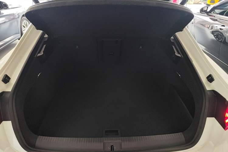 Used Volkswagen FAW-Volkswagen CC 2021 380TSI Striking Edition Trunk