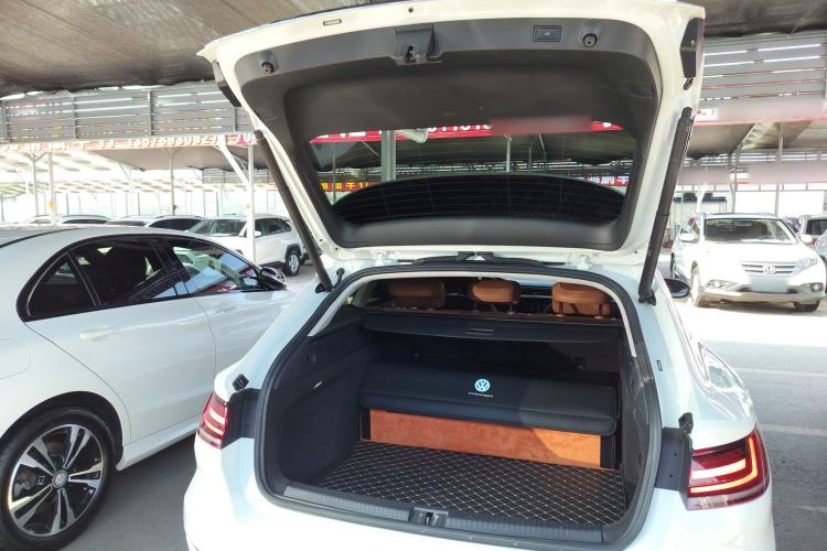 Used Volkswagen FAW-Volkswagen CC 2021 Estate Vehicle 380TSI Vizzion Edition Trunk