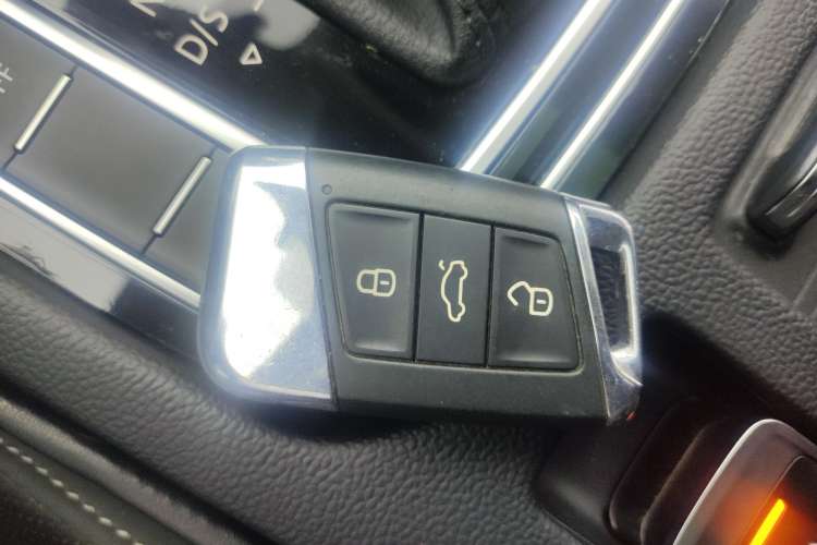 Used Volkswagen FAW-Volkswagen CC 2021 Estate Car 380TSI Vizion Edition Vehicle Key