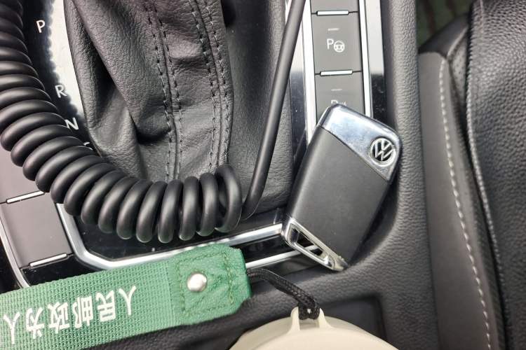 Used Volkswagen FAW-Volkswagen CC 2021 Estate Car 380TSI Vizion Edition Vehicle Key