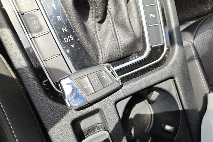 Used Volkswagen FAW-Volkswagen CC 2021 Estate Car 380TSI Vizion Edition Vehicle Key