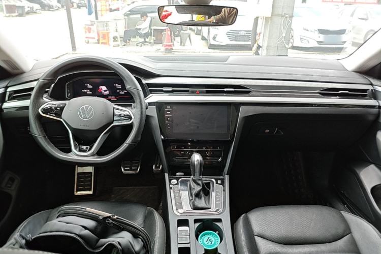 Used Volkswagen FAW-Volkswagen CC 2021 380TSI Striking Edition Center Console