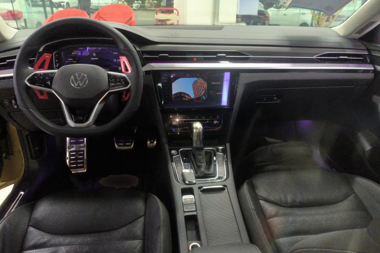 Used Volkswagen FAW-Volkswagen CC 2021 380TSI Brilliant Edition Center Console
