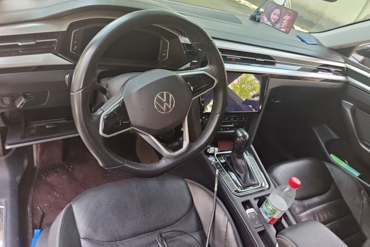 Used Volkswagen FAW-Volkswagen CC 2021 380TSI Striking Edition Center Console