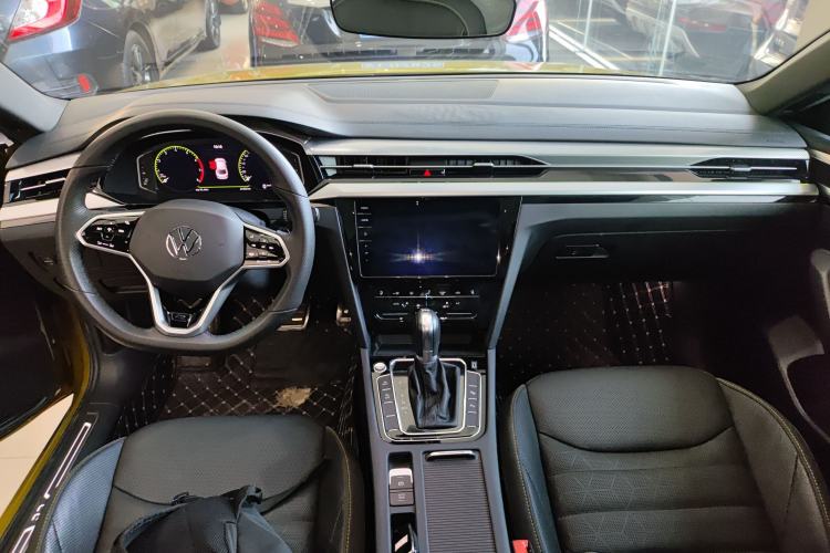 Used Volkswagen FAW-Volkswagen CC 2021 380TSI Striking Edition Center Console
