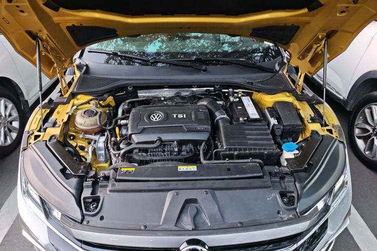 Used Volkswagen FAW-Volkswagen CC 2021 Estate Vehicle 380TSI Vizzion Edition Engine Bay