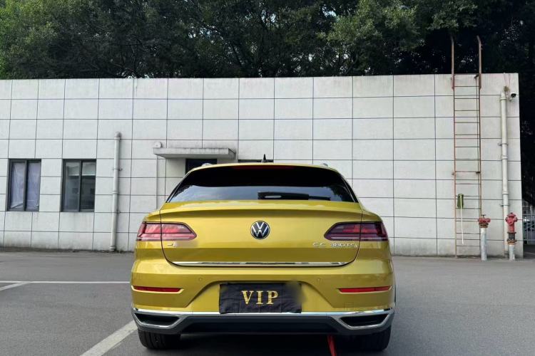 Used Volkswagen FAW-Volkswagen CC 2021 Estate Vehicle 380TSI Vizzion Edition Exterior 3