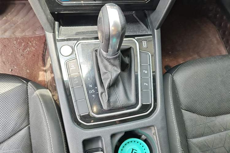 Used Volkswagen FAW-Volkswagen CC 2021 380TSI Striking Edition Gear Lever