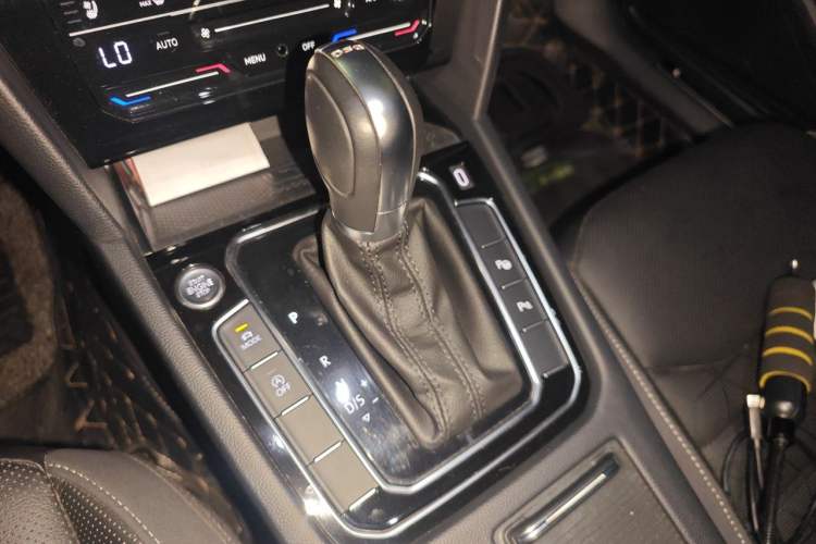 Used Volkswagen FAW-Volkswagen CC 2021 380TSI Striking Edition Gear Lever