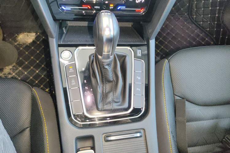 Used Volkswagen FAW-Volkswagen CC 2021 380TSI Striking Edition Gear Lever