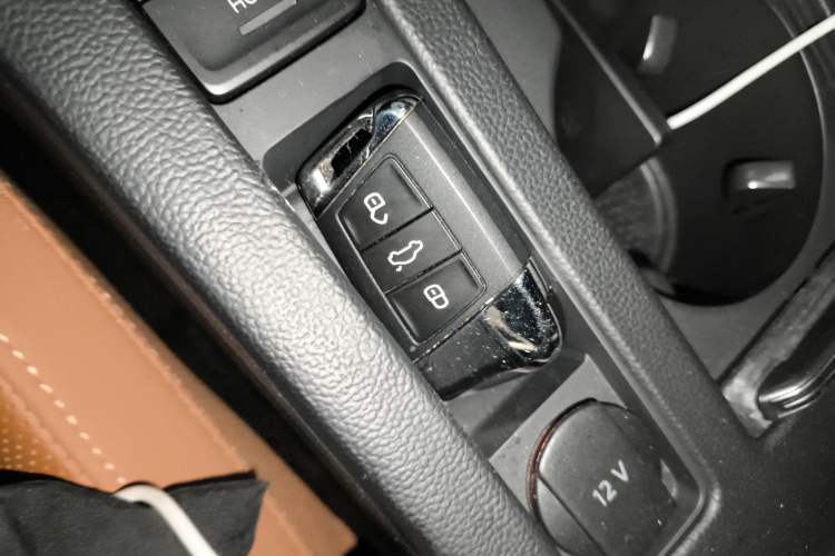 Used Volkswagen FAW-Volkswagen CC 2021 Estate Car 380TSI Vizion Edition Interior 1