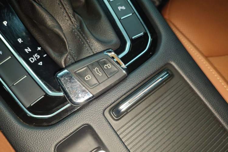 Used Volkswagen FAW-Volkswagen CC 2021 Estate Car 380TSI Vizion Edition Interior 1