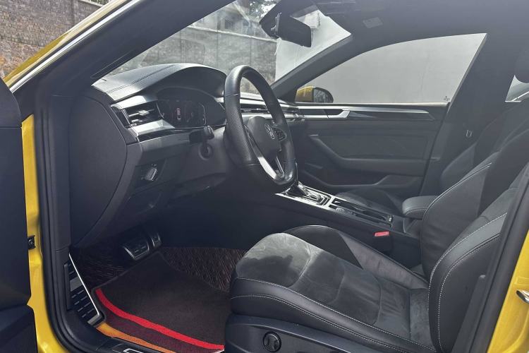 Used Volkswagen FAW-Volkswagen CC 2021 330TSI Ignite Edition Interior 2