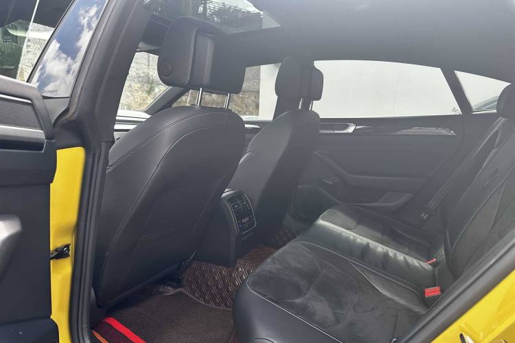 Used Volkswagen FAW-Volkswagen CC 2021 330TSI Ignite Edition Interior 3