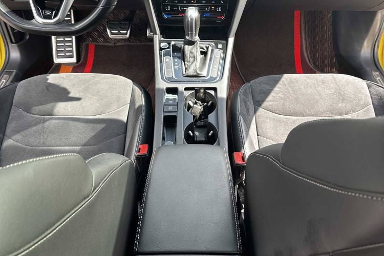 Used Volkswagen FAW-Volkswagen CC 2021 330TSI Ignite Edition Interior 4