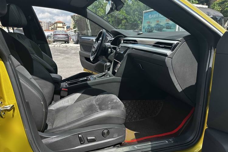 Used Volkswagen FAW-Volkswagen CC 2021 330TSI Ignite Edition Interior 5