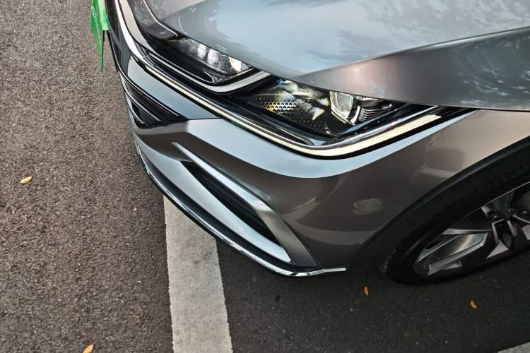 Used Volkswagen FAW-Volkswagen CC 2021 Estate Vehicle 380TSI Vizzion Edition Left Front Headlight