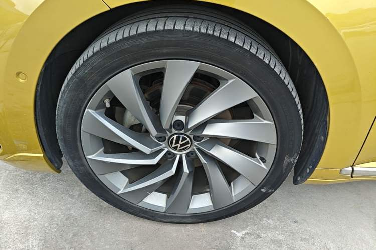 Used Volkswagen FAW-Volkswagen CC 2021 380TSI Striking Edition Left Front Wheel Hub