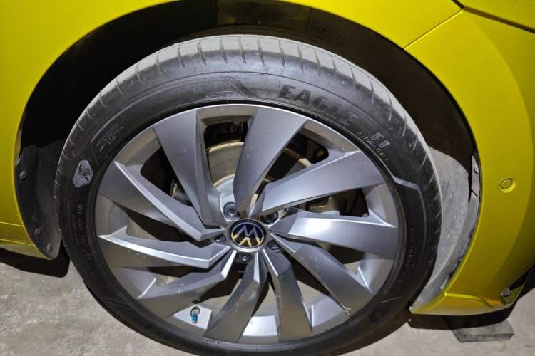 Used Volkswagen FAW-Volkswagen CC 2021 380TSI Striking Edition Right Front Wheel Hub