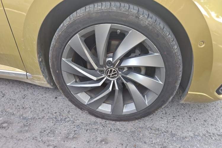 Used Volkswagen FAW-Volkswagen CC 2021 380TSI Striking Edition Right Front Wheel Hub