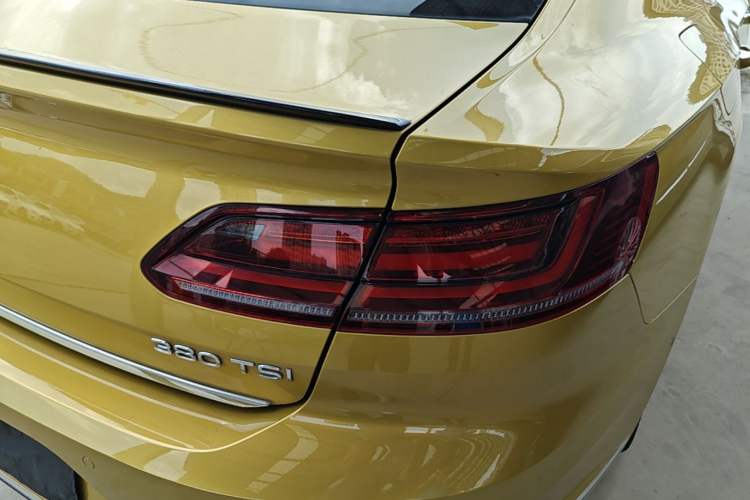 Used Volkswagen FAW-Volkswagen CC 2021 380TSI Striking Edition Right Rear Taillight