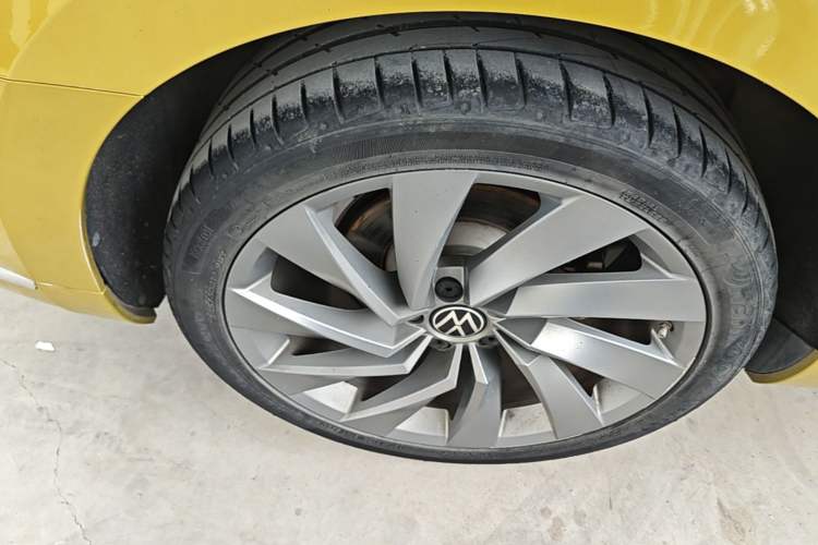 Used Volkswagen FAW-Volkswagen CC 2021 380TSI Striking Edition Right Rear Wheel Hub