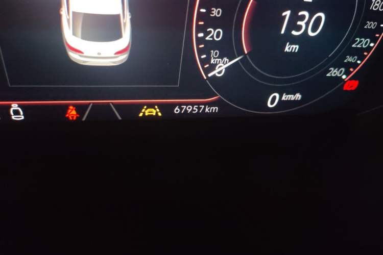 Used Volkswagen FAW-Volkswagen CC 2023 380TSI Striking Edition Odometer Close Up