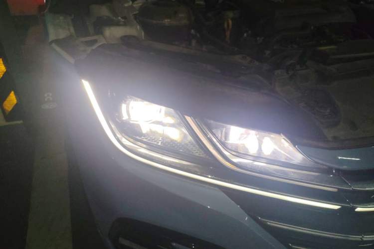 Used Volkswagen FAW-Volkswagen CC 2023 380TSI Striking Edition Right Front Headlight