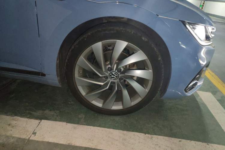 Used Volkswagen FAW-Volkswagen CC 2023 380TSI Striking Edition Right Front Wheel Hub