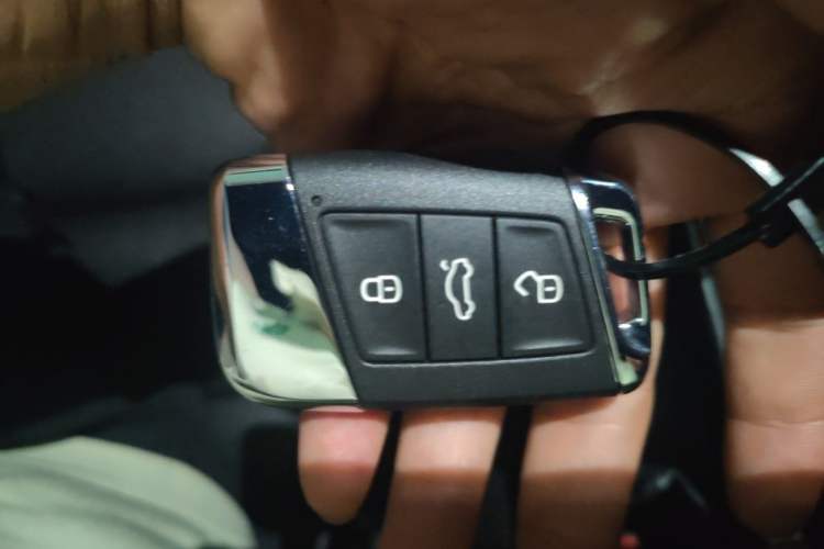 Used Volkswagen FAW-Volkswagen CC 2023 380TSI Striking Edition Vehicle Key