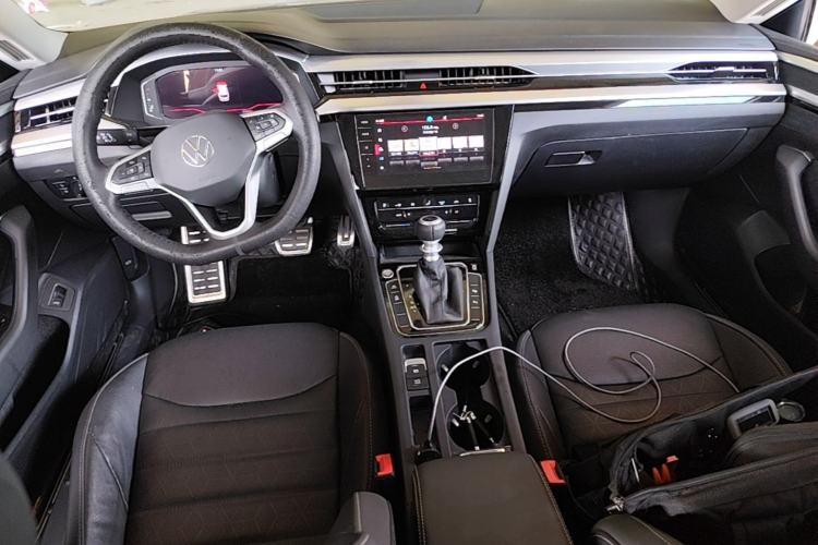 Used Volkswagen FAW-Volkswagen CC 2023 Hunting Vehicle 380TSI Hunter's Heart Edition Center Console